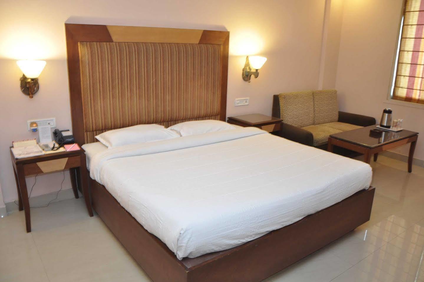 Hotel Grand International Rāipur Exteriér fotografie